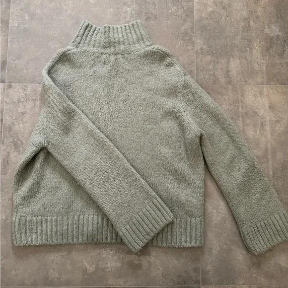H&M Sage Green Turtleneck Size Small - Picture 3 of 5